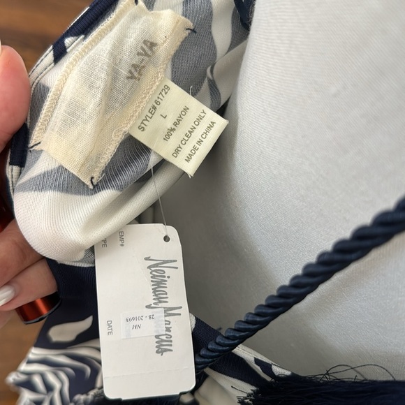 Ya-Ya Rayon Open-Back Dress Size L Fits Like M - Picture 9 of 9